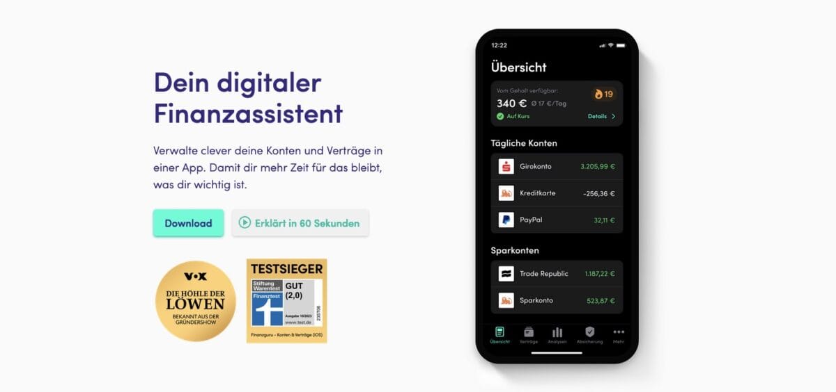 Screenshot einer Werbeseite für die Finanzguru App. Links ein Textblock mit der Überschrift 'Dein digitaler Finanzassistent' und einer kurzen Beschreibung der App. Darunter ein grüner 'Download'-Button und ein Button mit 'Erklärt in 60 Sekunden'. Zudem sind zwei Auszeichnungen zu sehen: Ein 'Höhle der Löwen'-Logo und ein Testsiegel von Stiftung Warentest mit der Note 2,0. Rechts ein Smartphone mit geöffneter Finanzguru-App, die eine Übersicht über verschiedene Konten und deren Salden zeigt.